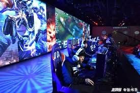 波兰足协谴责投掷烟火球迷：绝不容忍任何违反安全规定的行为