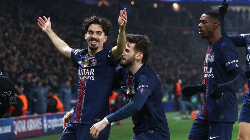 美媒：无论詹姆斯是否退役，这都将是他在湖人的最后一个赛季